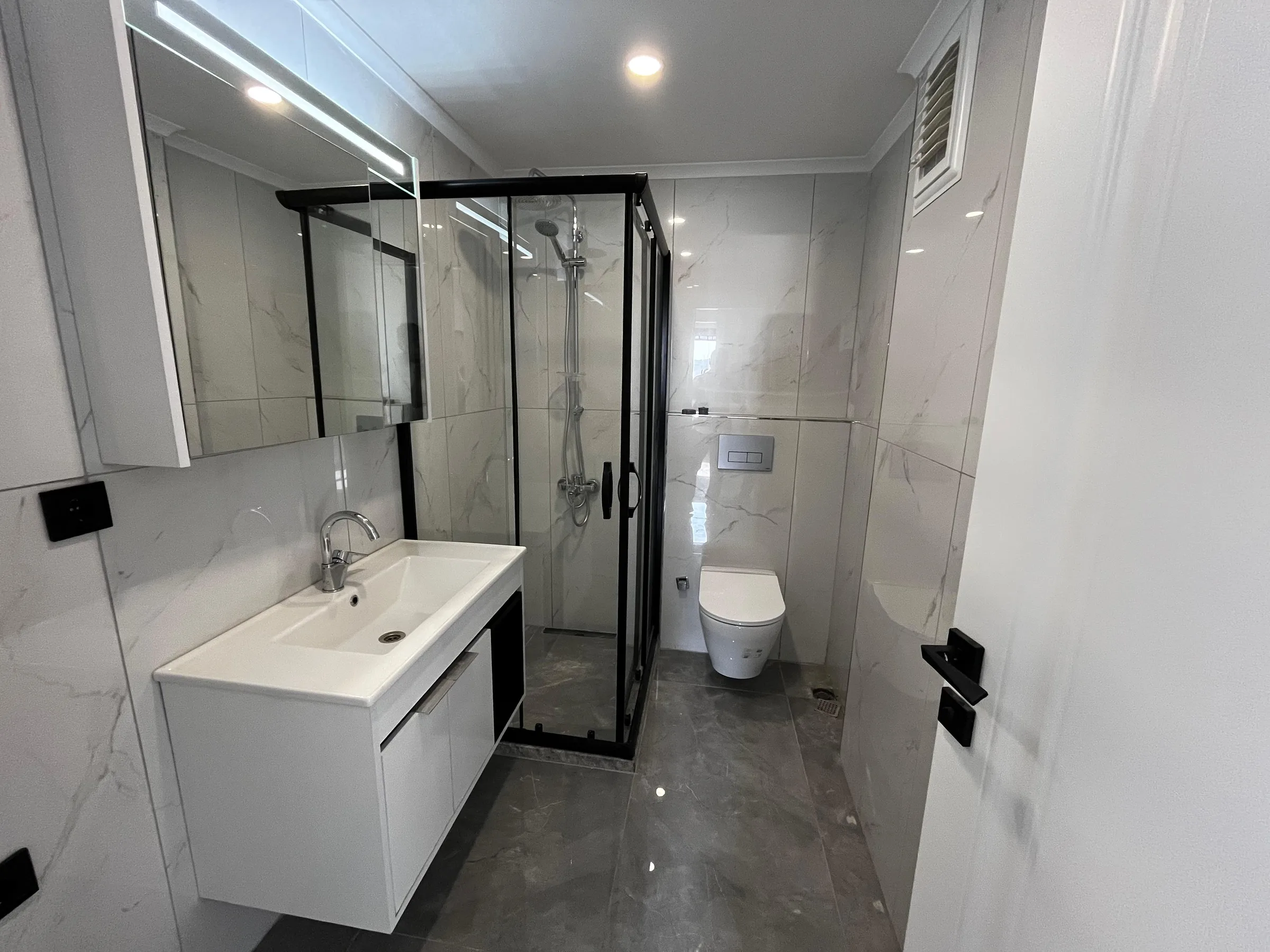 Üsküdar Bahçelievler sıfır 2+1 satılık daire — fotoğraf 3