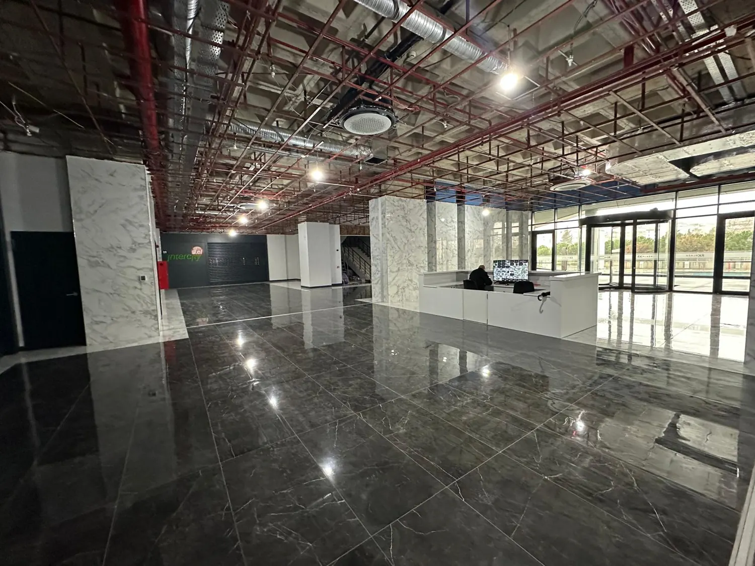 RK Plaza Sancaktepe lobi güvenlik danışma ve giriş alanı