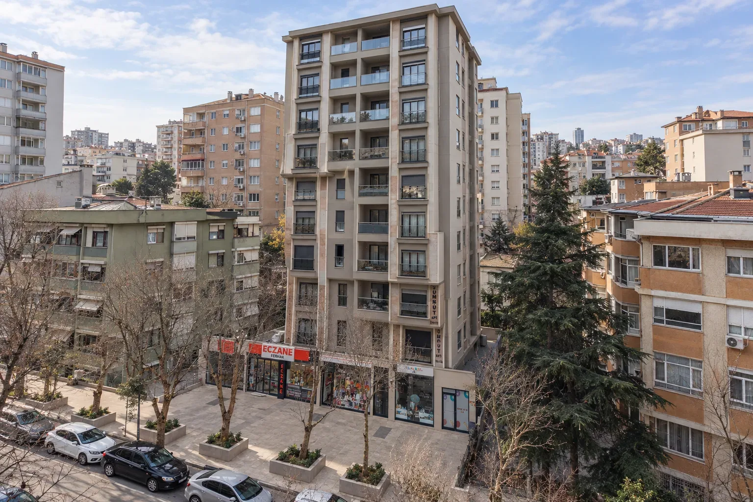 Zümrüt Apartmanı, Şenesenevler